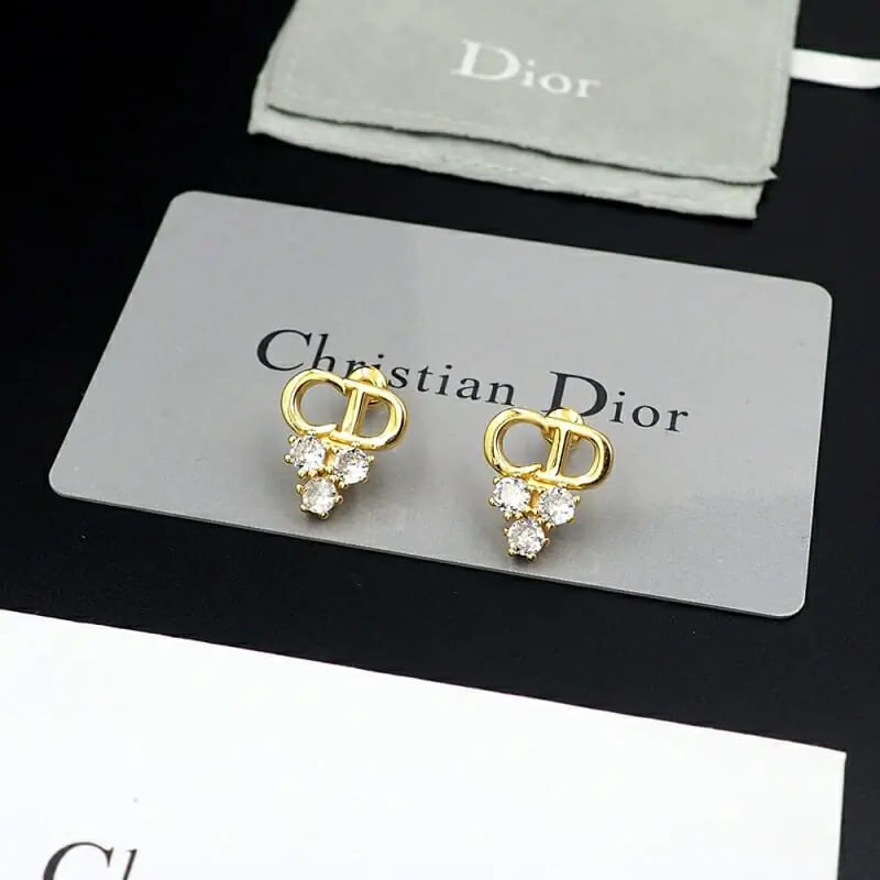 christian dior boucles doreilles pour femme s_1205a554